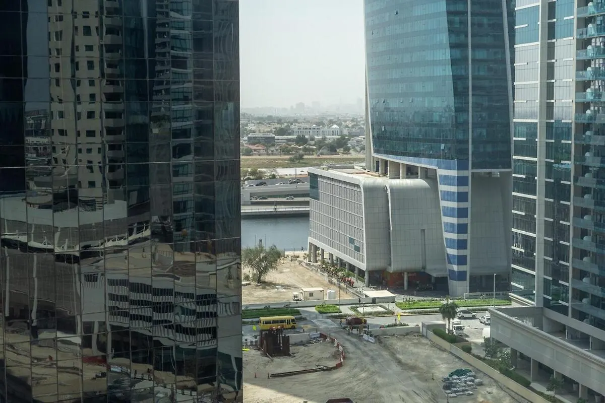 Cozy And Bright 2-Bedroom Apartment In Business Bay Dubai