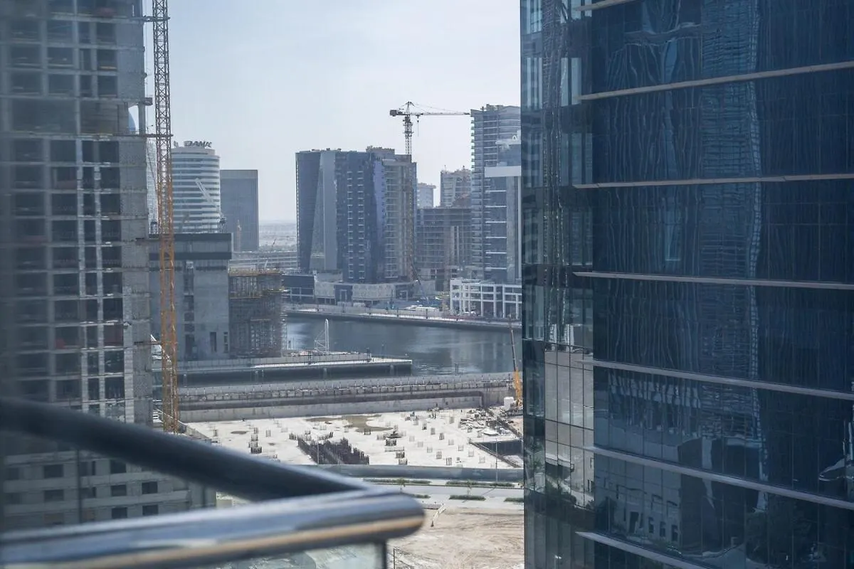 Cozy And Bright 2-Bedroom Apartment In Business Bay Dubai