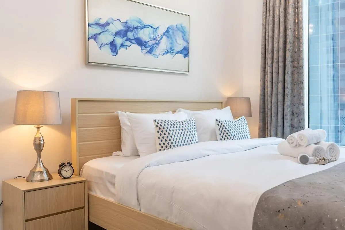 Cozy And Bright 2-Bedroom Apartment In Business Bay Dubai 0*,