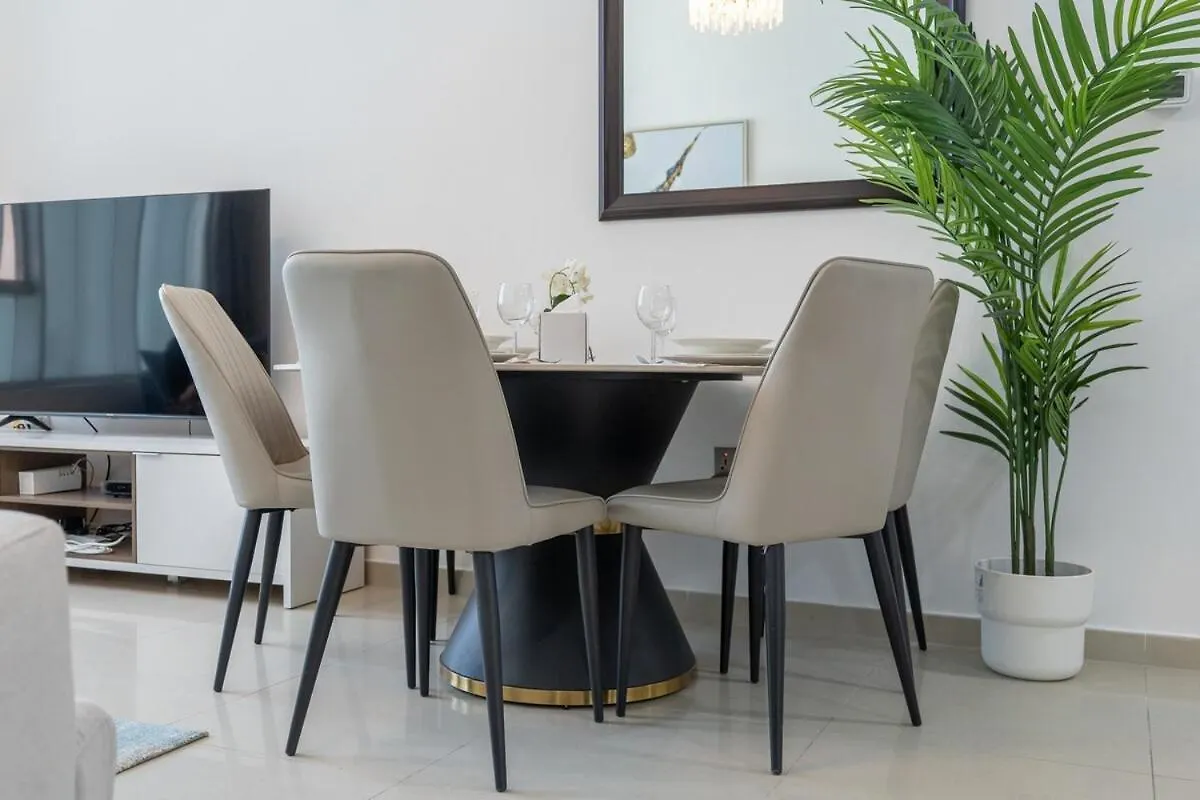 Cozy And Bright 2-Bedroom Apartment In Business Bay Dubai