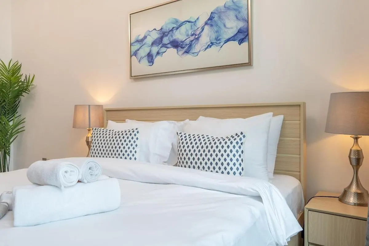 Cozy And Bright 2-Bedroom Apartment In Business Bay Dubai